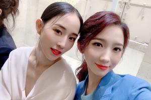 张钧甯孟美岐晒时装周自拍美照