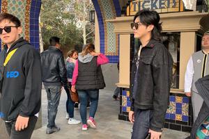 吴亦凡美国游玩被偶遇遭粉丝调侃小瘦子