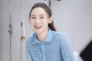少女满满！张柏芝扎马尾甜笑似重返18岁