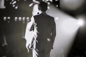 苏芒晒图深情悼念刘江先生