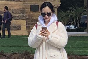 网友偶遇李小璐甜馨旧金山游玩