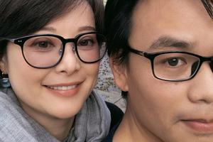 袁立婚后首晒老公正面照“嫁给爱情”