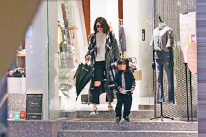 曝老公出轨实锤 洪欣带女儿心事重重