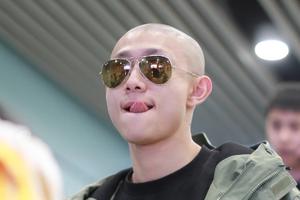 张一山光头遭粉丝疯狂P图 画面太美不敢看