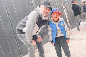 吴秀波近照曝光热心公益胡子花白