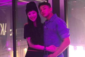 刘亚仁同框雪莉贴身合影疑发福