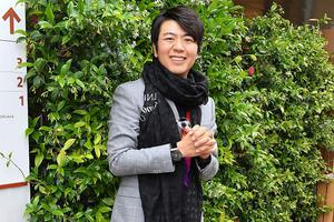 郎朗婚后首现身法网公开赛 春风满面甜蜜藏不住