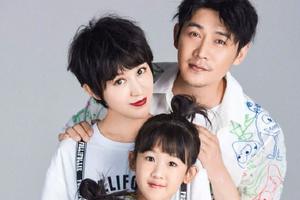 陆毅一家香港购物被偶遇鲍蕾发现被偷拍