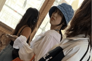 黄圣依被偶遇气质优雅一扭头表情亮了