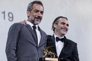 《小丑》夺威尼斯最佳影片 导演赞菲尼克斯无可比拟