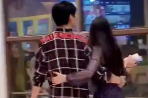 向佐郭碧婷大婚后不度蜜月 现身重庆录制节目