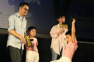 小鱼儿为自家新片站台满场飞 胡可沙溢变陪衬