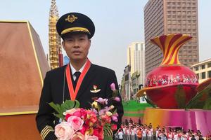劉傳健近照