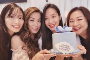 41岁吴佩慈挺孕肚给闺蜜庆生吃奢华午餐