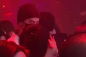 蒋劲夫懒理家暴女友风波酒吧寻欢作乐