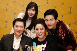 郭碧婷婚后首次为公公向华强庆生