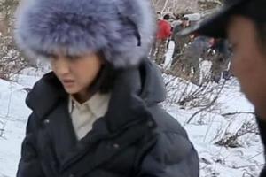 人美心也善！佟丽娅帮冻伤群演搓脚