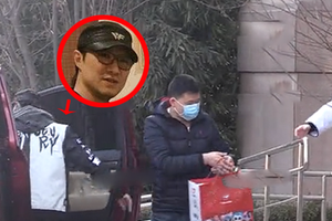 汪峰现身月子中心探望章子怡十分周到