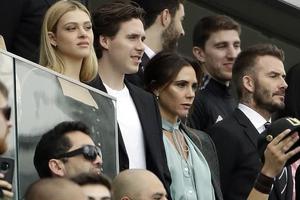 贝克汉姆夫妇与大布女友首同框