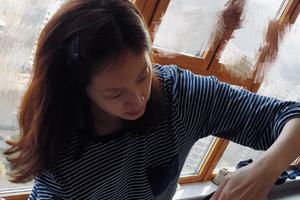 沈佳妮宅家为老公朱亚文剪头发超恩爱