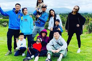 陈小春杨千嬅两家度假 应采儿怀二胎凹造型状态好