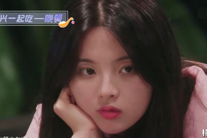 火箭少女集体素颜出镜无滤镜怼脸拍