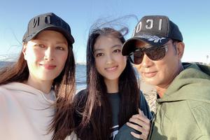任达华一家游澳洲 15岁女儿青春靓丽