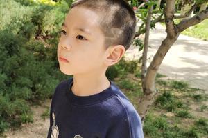 杜江晒嗯哼寸头高清照帅气可爱