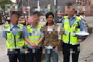 王宝强近照曝光与警察合照遭调侃