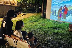 周杰伦昆凌为罗密欧庆生办野营趴