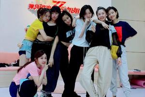 乘风破浪的姐姐合照有女团味儿了！