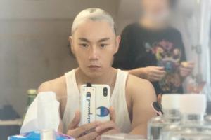 秦昊绿洲晒新剧幕后花絮照自证没有秃