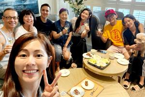黄子佼携孟耿如与Selina一家聚会