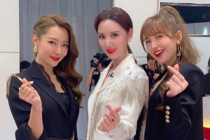 《神话》三美张萌白冰金莎在线呼叫胡歌