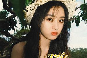 赵丽颖夏日写真嘟嘟嘴俏皮可爱