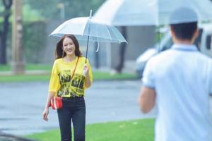 艾伦重回初遇地纪念和陈乔恩相识一年