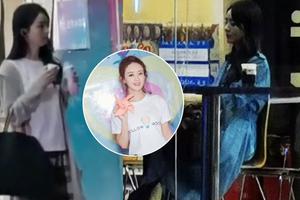 赵丽颖路透曝光格子裤配白袜黑拖鞋显土气