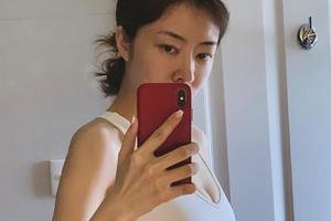 熊黛林晒健身成果大秀小蛮腰腹肌线条抢镜