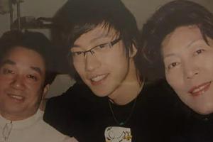 乔任梁妈妈晒旧照悼念儿子 少年Kimi笑容灿烂