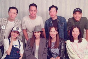 安以轩挺二胎巨肚与名媛聚会老公相陪