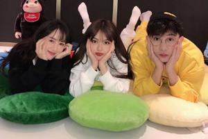 大左袁冰妍周扬青同框默契足