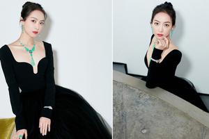 宋茜着芭蕾裙配红唇高贵冷艳似黑天鹅