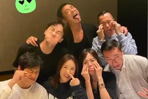 陈乔恩带男友跟好友聚会 与郑元畅和信一起扮丑