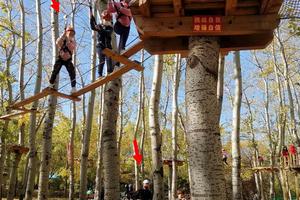 贾乃亮陪甜馨挑战儿童极限运动父爱满满