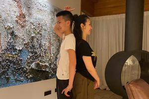 小小少年！12岁康康身高已超过妈妈