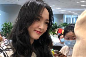 唐嫣空降扫楼生图曝光 肤白貌美状态佳