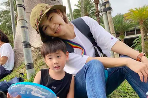 Ella和老公陪儿子劲宝参加亲子旅游