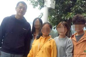 李亚鹏新恋情曝光后被偶遇 穿着休闲状态轻松