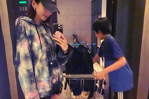 林志颖老婆陈若仪晒美照 意外曝光11岁Kimi腿长