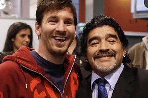 马拉多纳心脏骤停去世 梅西C罗贝利等发文悼念